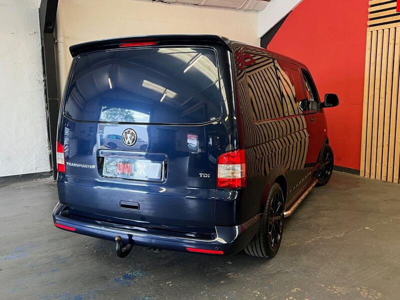 VOLKSWAGEN TRANSPORTER