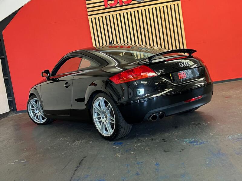 AUDI TT