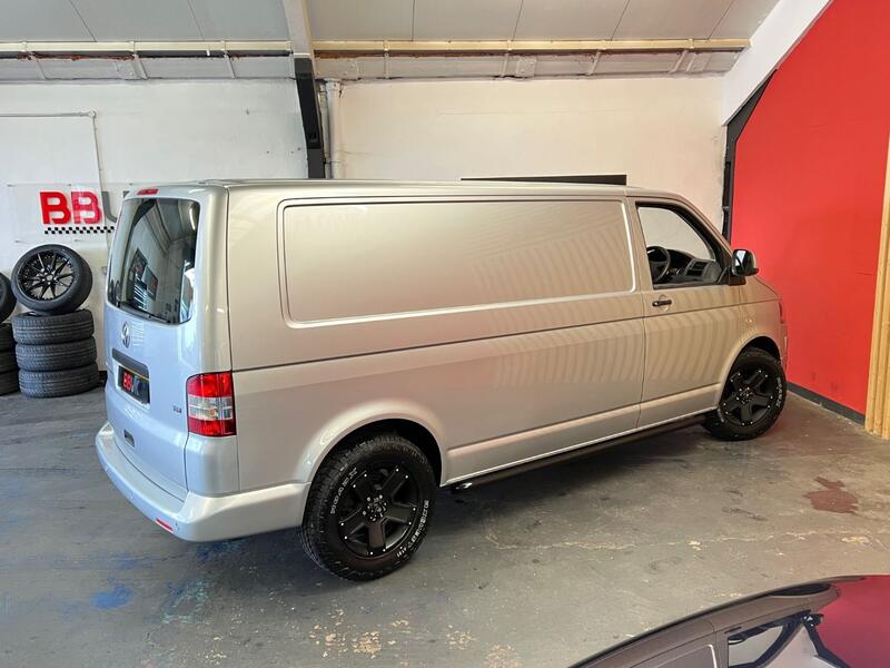 VOLKSWAGEN TRANSPORTER