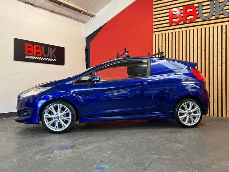 FORD FIESTA VAN