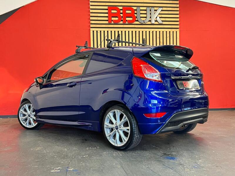 FORD FIESTA VAN