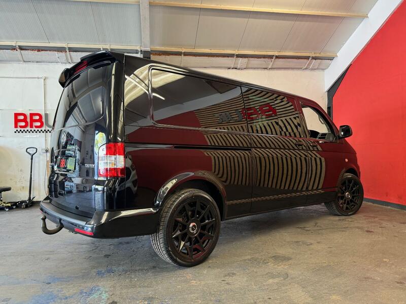 VOLKSWAGEN TRANSPORTER