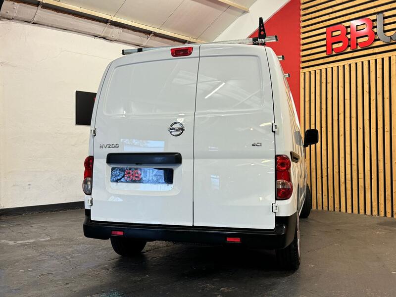 NISSAN NV200