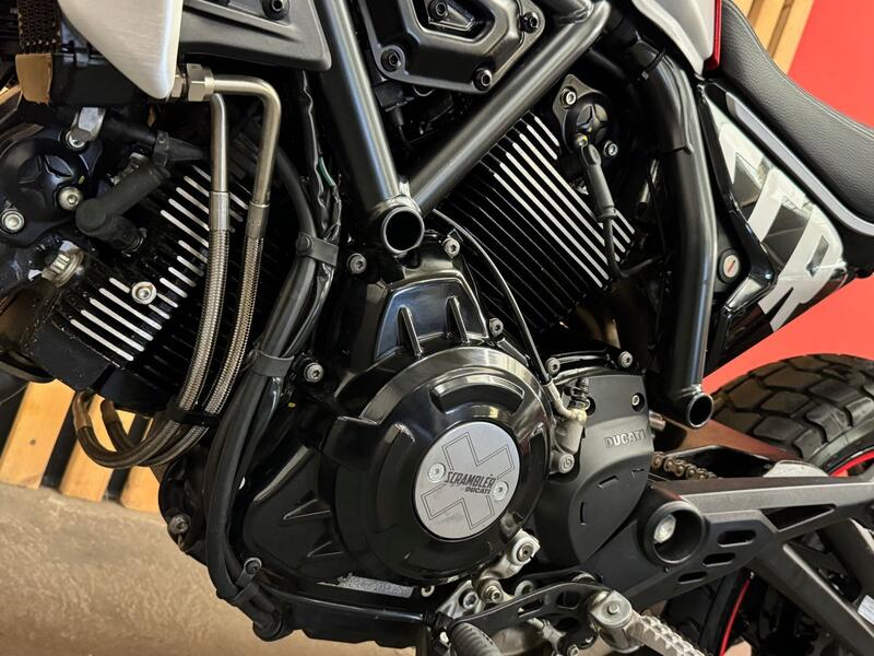 DUCATI SCRAMBLER 800