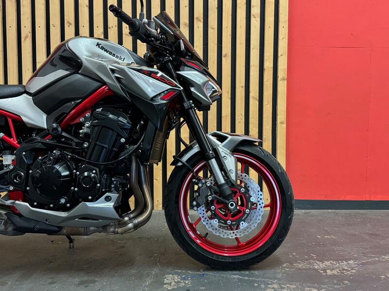 View KAWASAKI Z900 