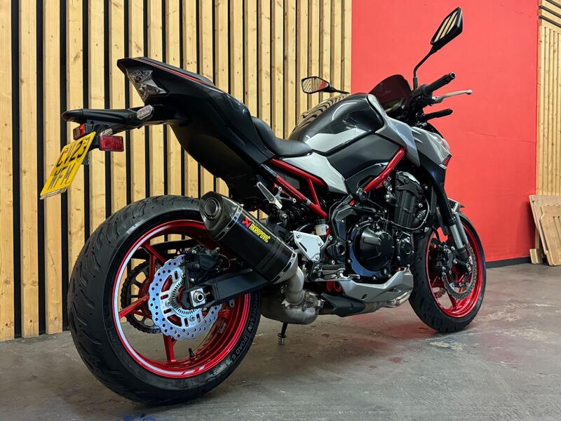 KAWASAKI Z900