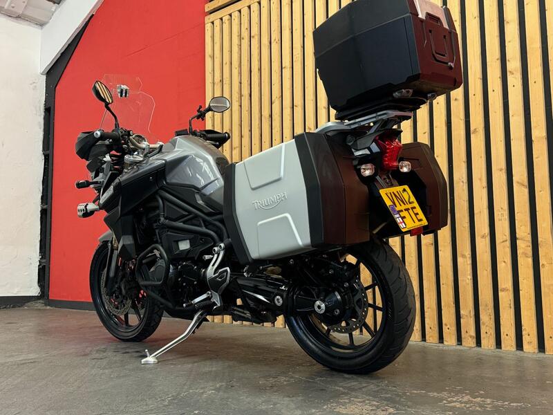 TRIUMPH Explorer