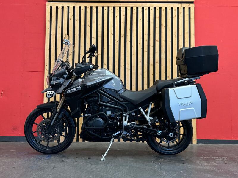 TRIUMPH Explorer