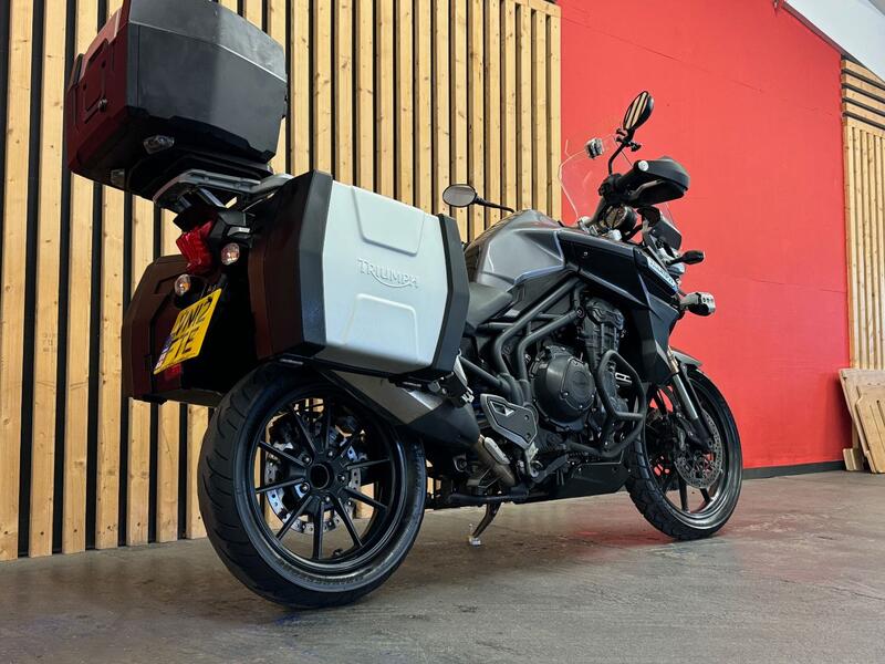 TRIUMPH Explorer