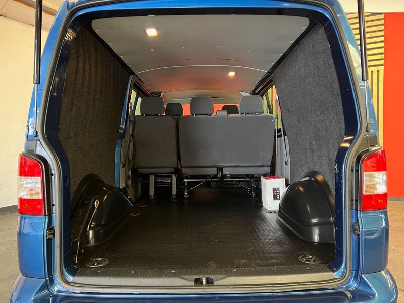 VOLKSWAGEN TRANSPORTER