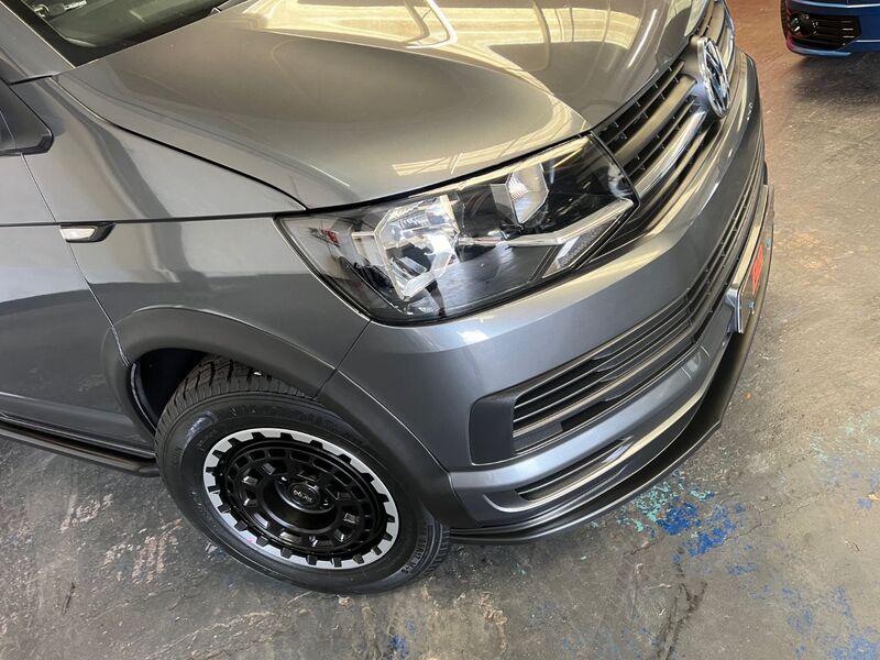 VOLKSWAGEN TRANSPORTER