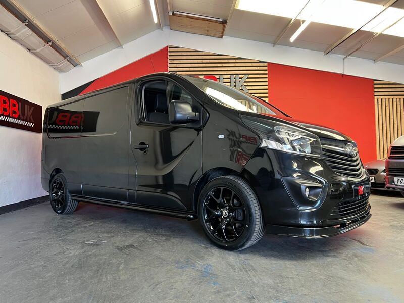VAUXHALL VIVARO