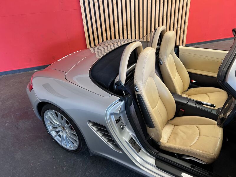 PORSCHE BOXSTER