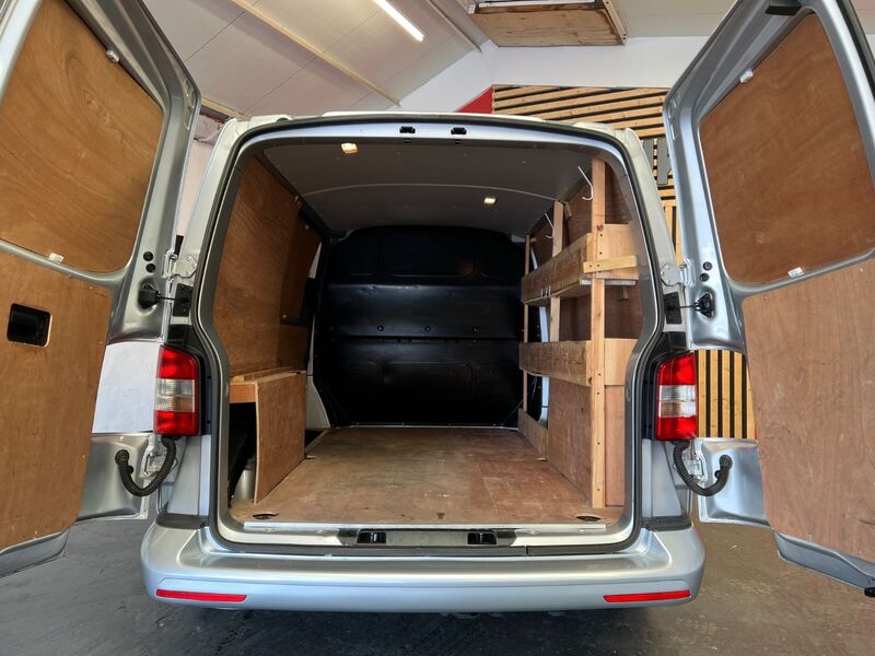 VOLKSWAGEN TRANSPORTER