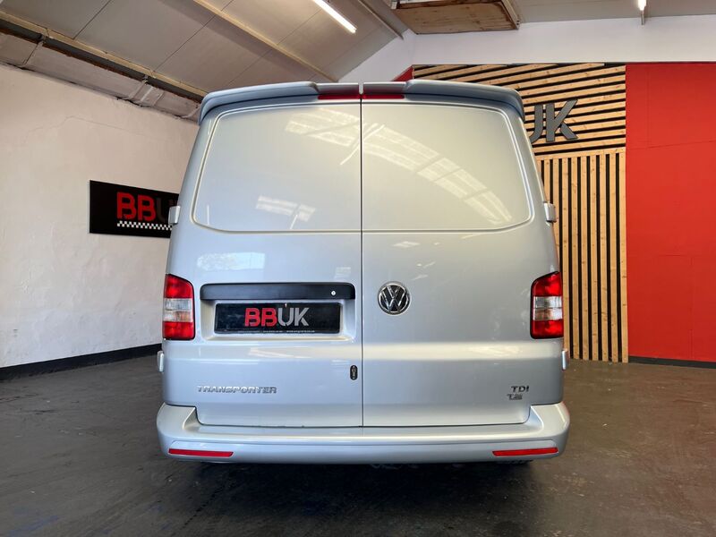 VOLKSWAGEN TRANSPORTER