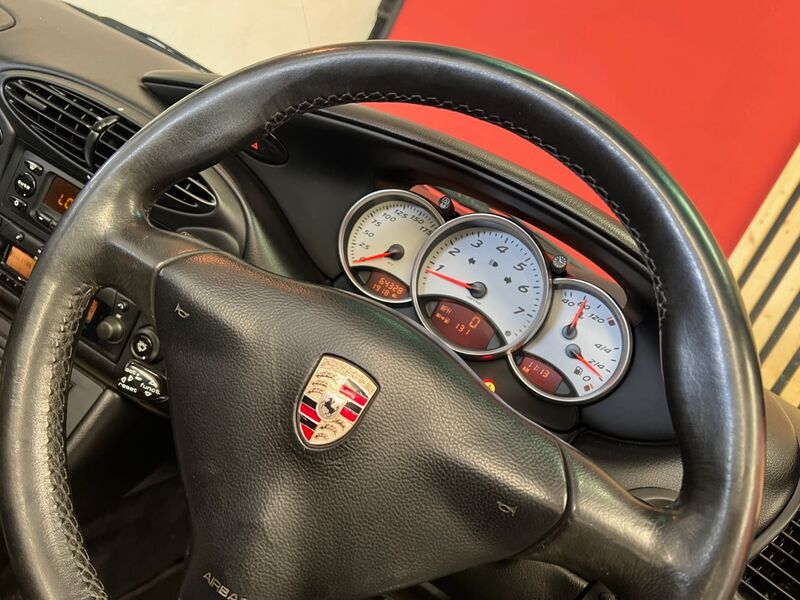 PORSCHE BOXSTER