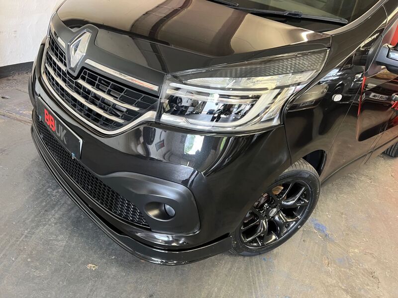 RENAULT TRAFIC