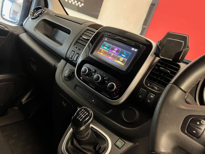 RENAULT TRAFIC