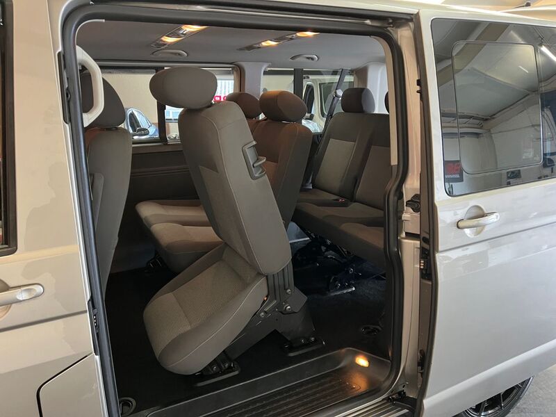 VOLKSWAGEN TRANSPORTER