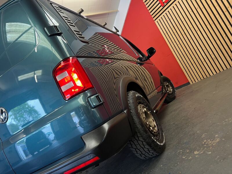 VOLKSWAGEN TRANSPORTER