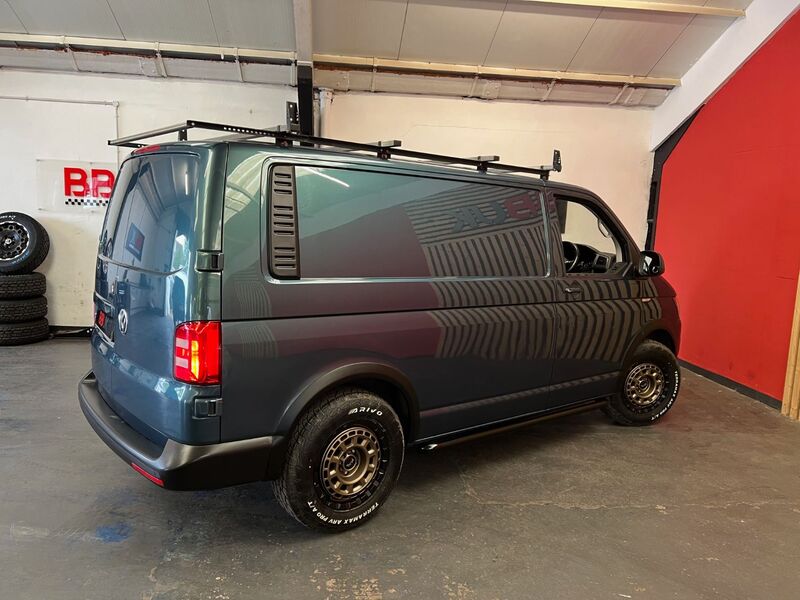VOLKSWAGEN TRANSPORTER