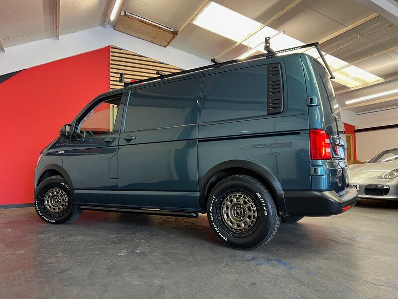 VOLKSWAGEN TRANSPORTER