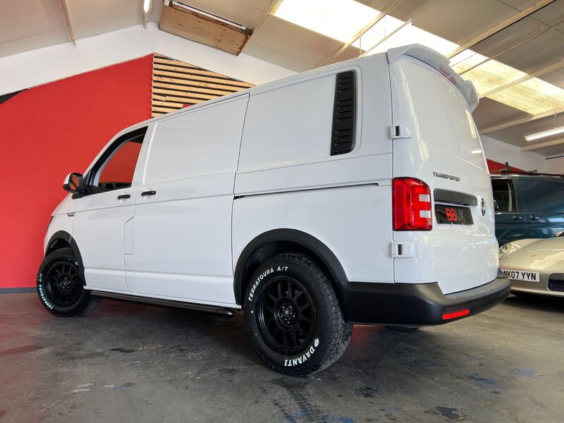 VOLKSWAGEN TRANSPORTER