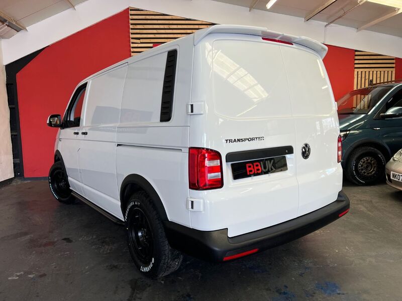 VOLKSWAGEN TRANSPORTER
