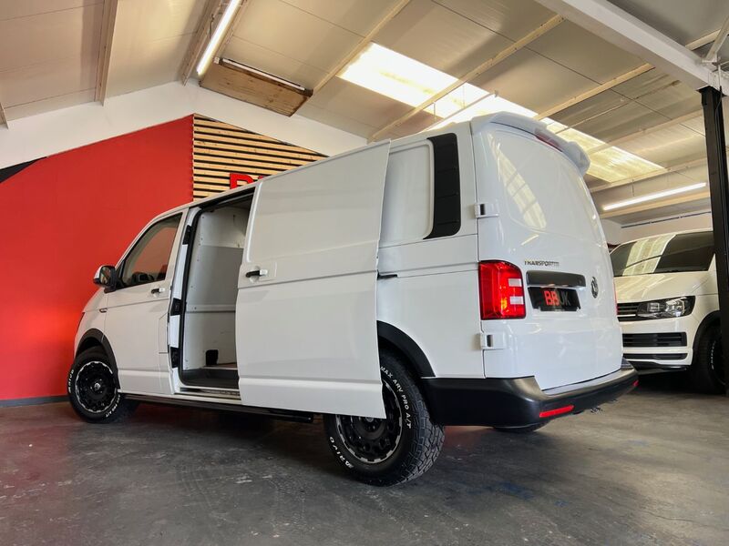 VOLKSWAGEN TRANSPORTER