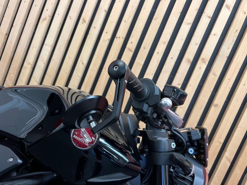 HONDA CB