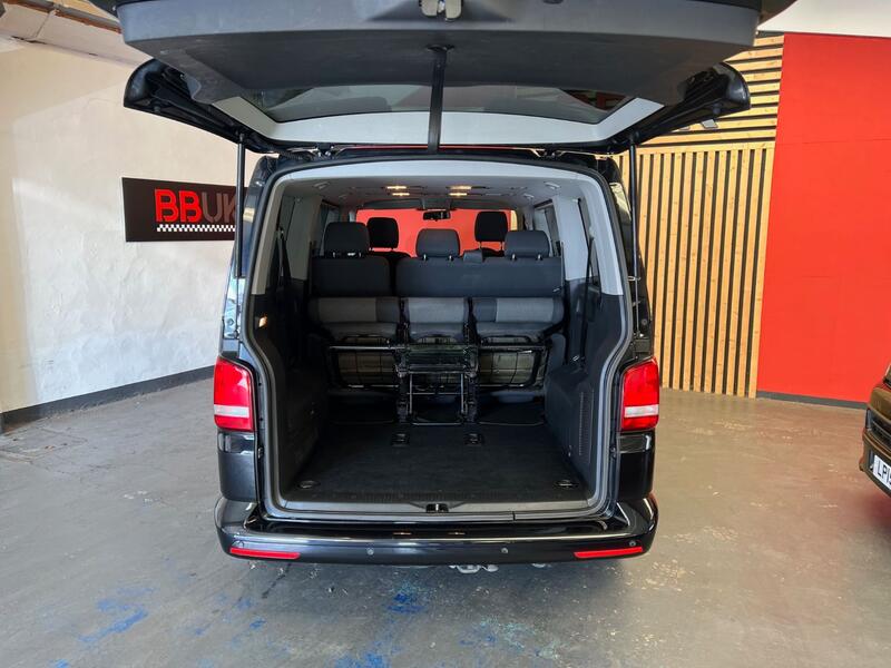 VOLKSWAGEN TRANSPORTER SHUTTLE