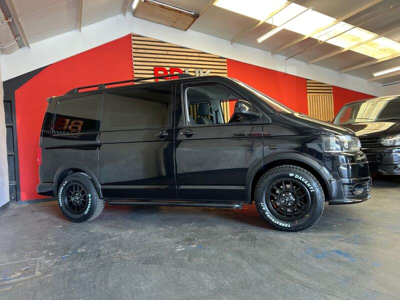 VOLKSWAGEN TRANSPORTER SHUTTLE