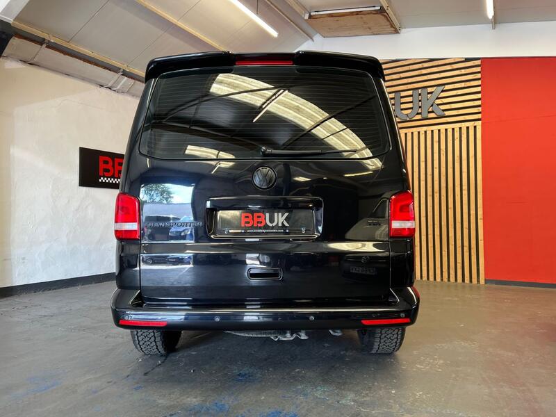 VOLKSWAGEN TRANSPORTER SHUTTLE