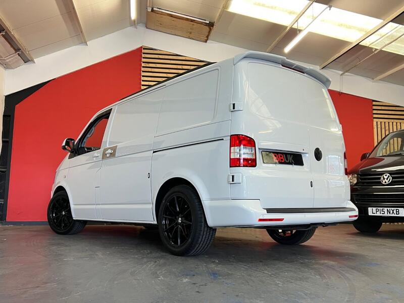 VOLKSWAGEN TRANSPORTER