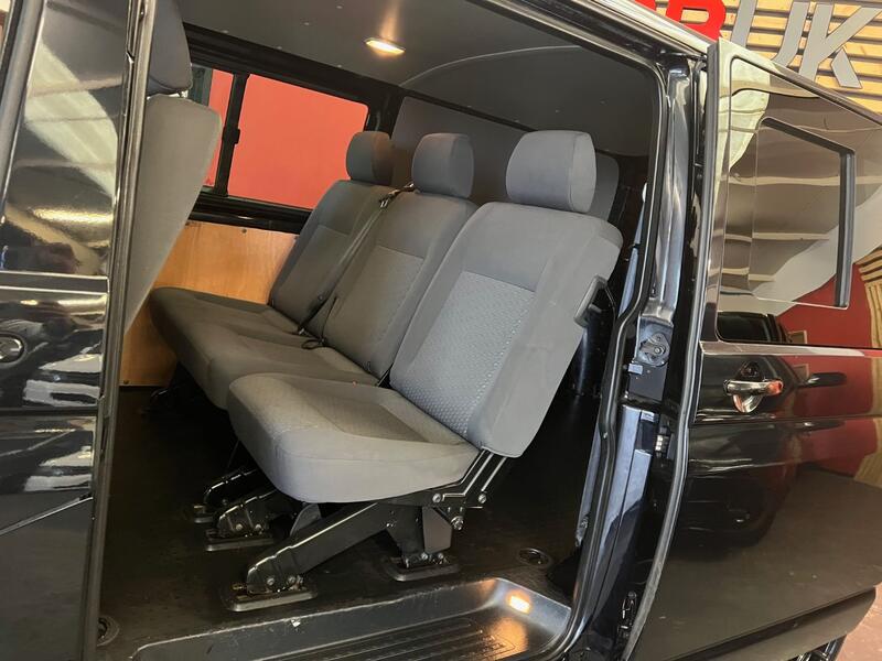 VOLKSWAGEN TRANSPORTER